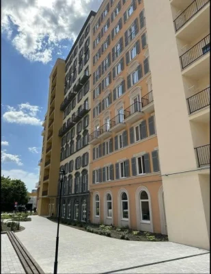 Жк Виа рома на Таирова . 1 ком. квартира на 4-м этаже . Газ/