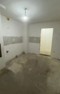 Продається простора 2-кімнатна  квартира
