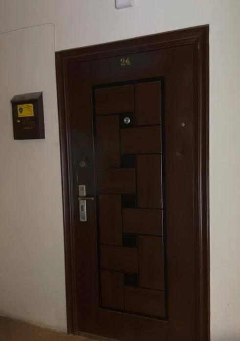Продається простора 2-кімнатна  квартира