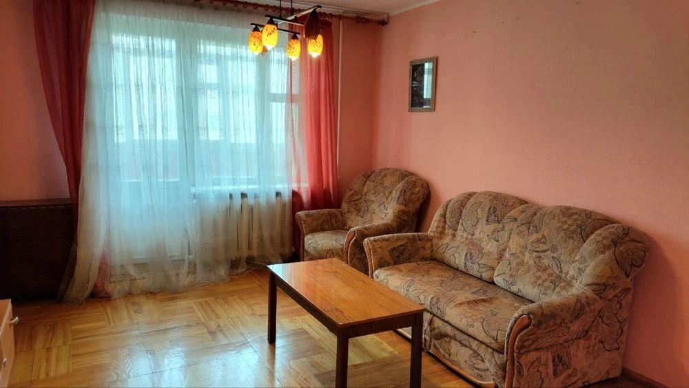Продам 3-кімтнатну квартиру в центрі
