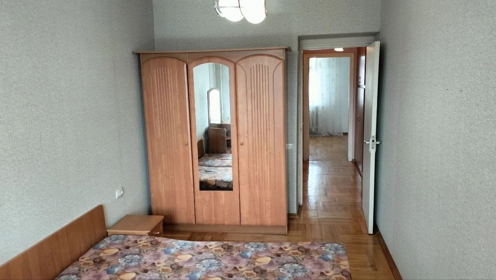Продам 3-кімтнатну квартиру в центрі