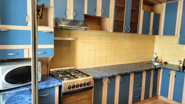 Продам 3-кімтнатну квартиру в центрі