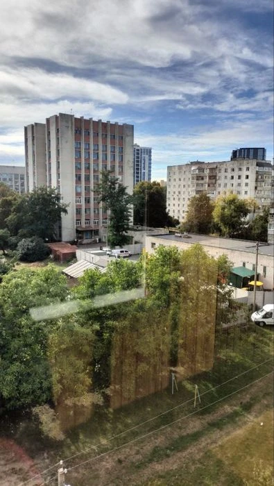 Продам 3-кімтнатну квартиру в центрі