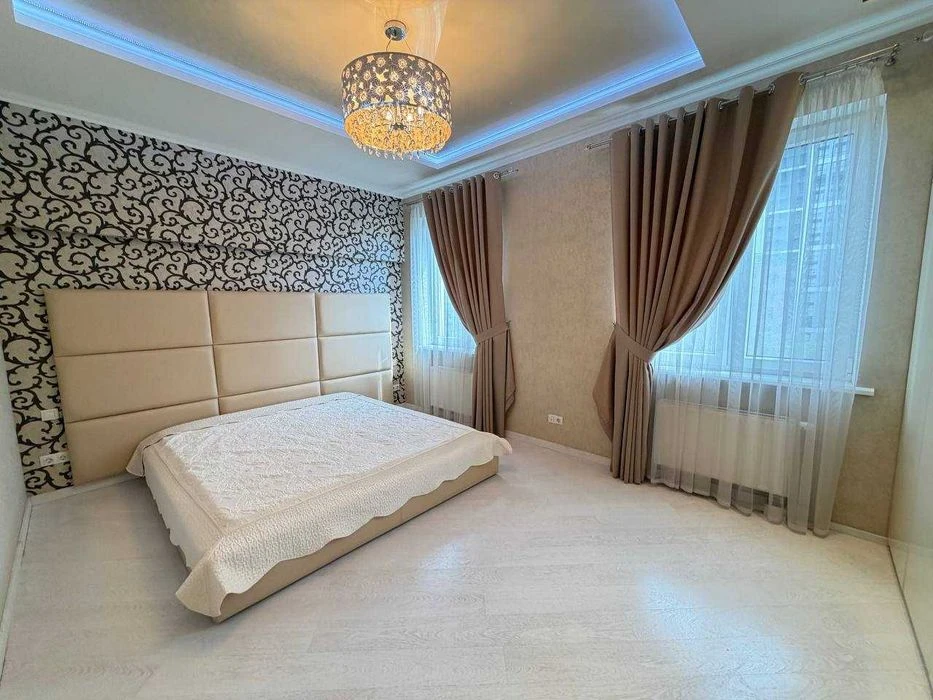 Продам 2-кім квартиру у ЖК Кіровський! Центр Кирова Пр-т О.
