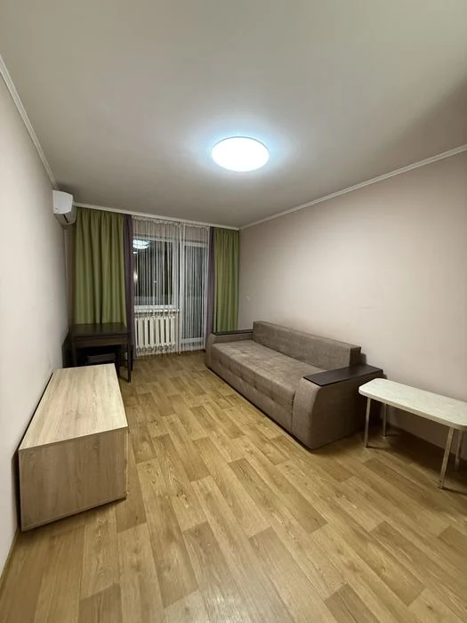 One-room apartment for sale. New buildings. Public utilities market.