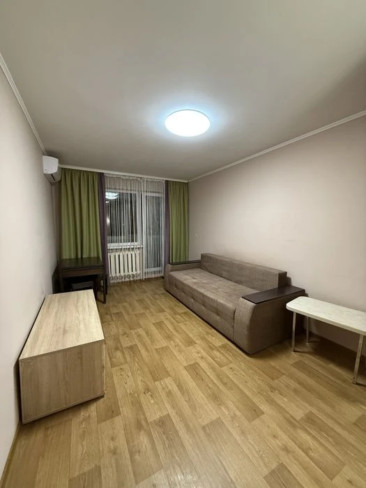 One-room apartment for sale. New buildings. Public utilities market.