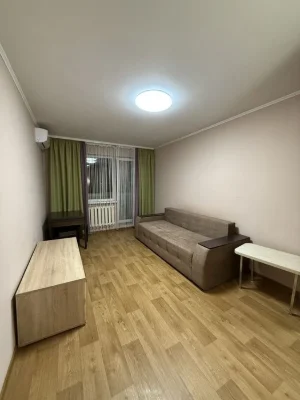 One-room apartment for sale. New buildings. Public utilities market.