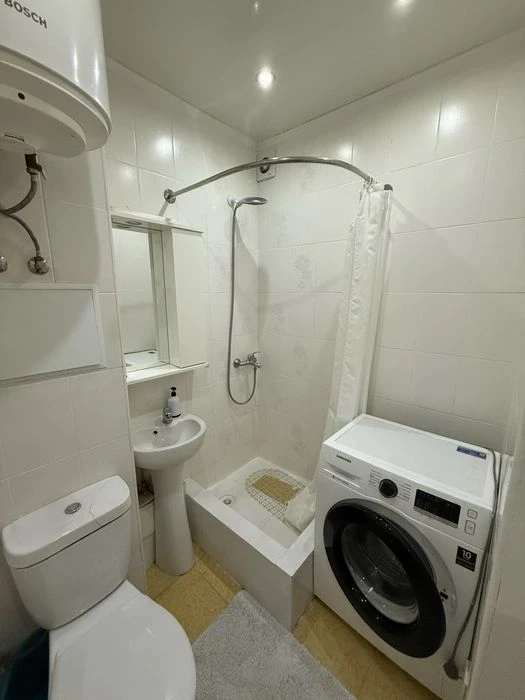 One-room apartment for sale. New buildings. Public utilities market.