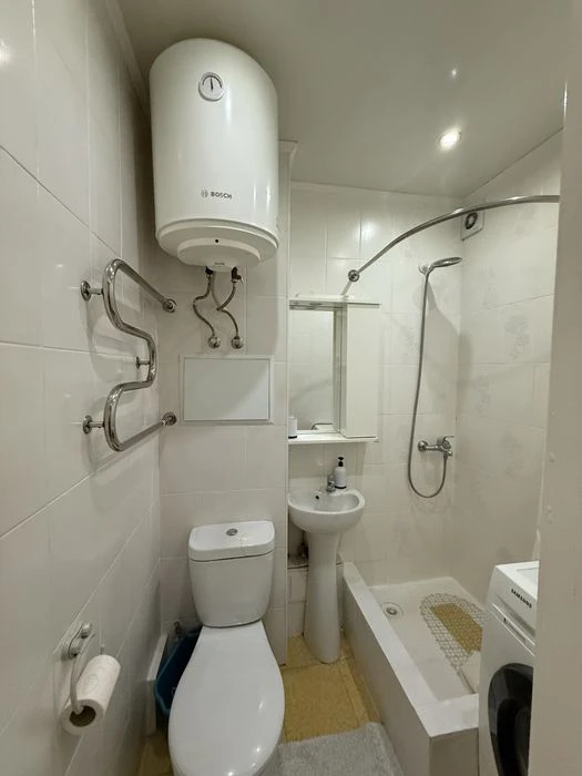 One-room apartment for sale. New buildings. Public utilities market.