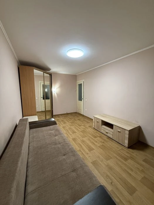 One-room apartment for sale. New buildings. Public utilities market.