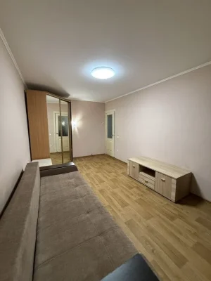 One-room apartment for sale. New buildings. Public utilities market.
