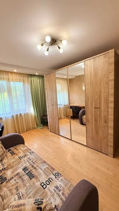 Продаж просторої 4-х кімнатної кв. в Ужгороді