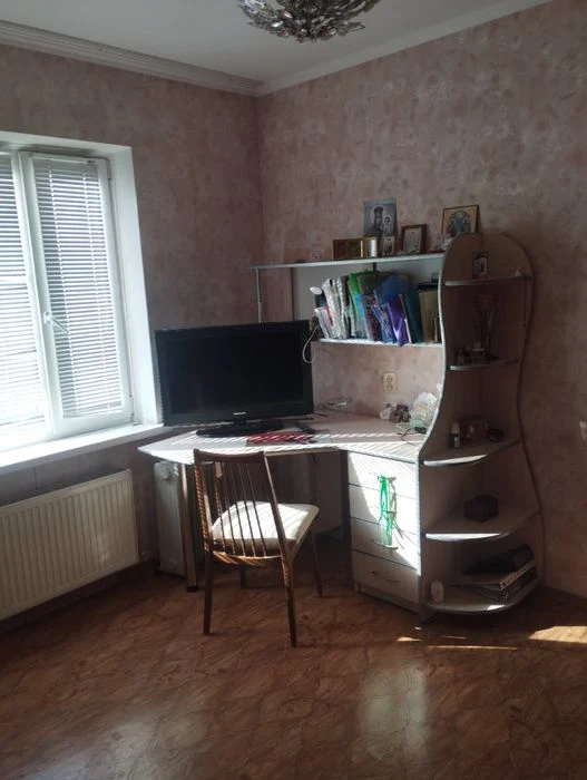 Продаю 2к/кв Намыв,Озёрная 5/9 52/30/8,45000$