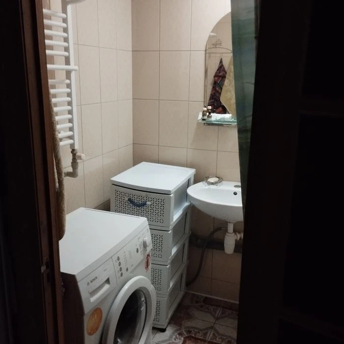 Продаю 2к/кв Намыв,Озёрная 5/9 52/30/8,45000$