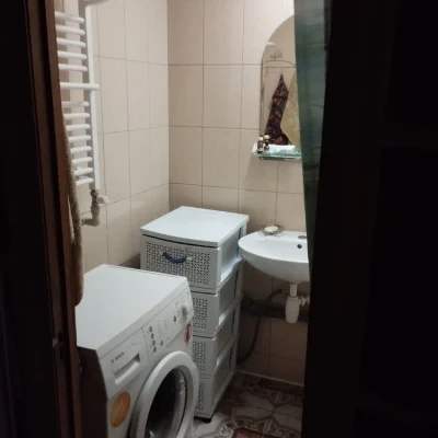 Продаю 2к/кв Намыв,Озёрная 5/9 52/30/8,45000$