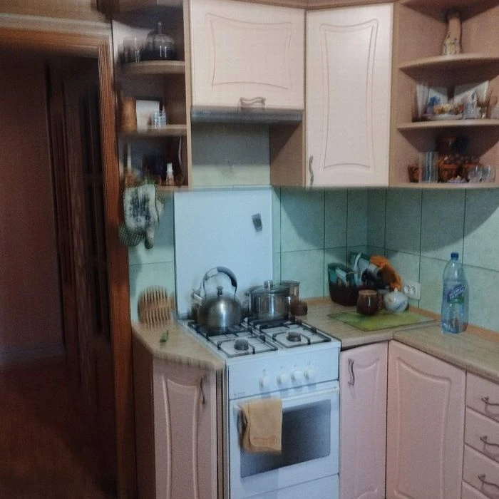 Продаю 2к/кв Намыв,Озёрная 5/9 52/30/8,45000$