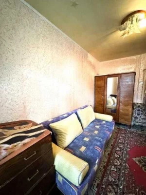 Продам 2 ком.квартиру на ХТЗ.