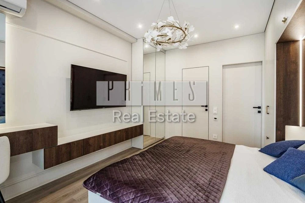 Designer apartment for sale in the Nova Angliya residential complex