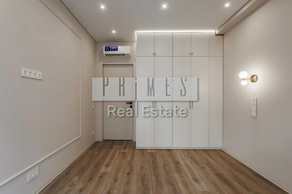 Designer apartment for sale in the Nova Angliya residential complex