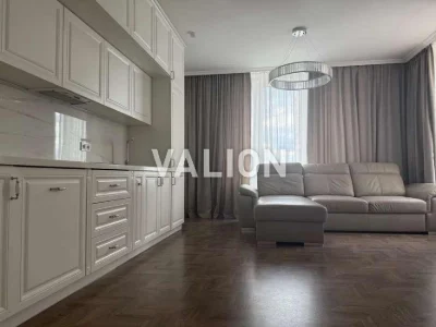 Продаж 3-кімнатної квартири вул. Дніпровська Набережна,18А Ж