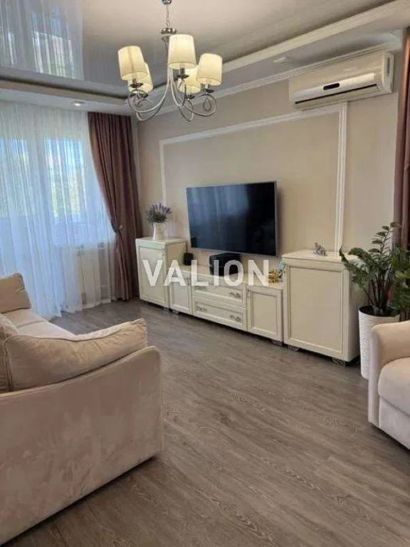 Продаж 3-х кімнатної квартири Вацлава Гавела, 38.