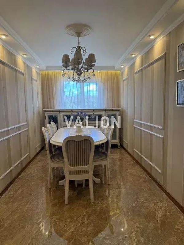 Продаж 3-х кімнатної квартири Вацлава Гавела, 38.