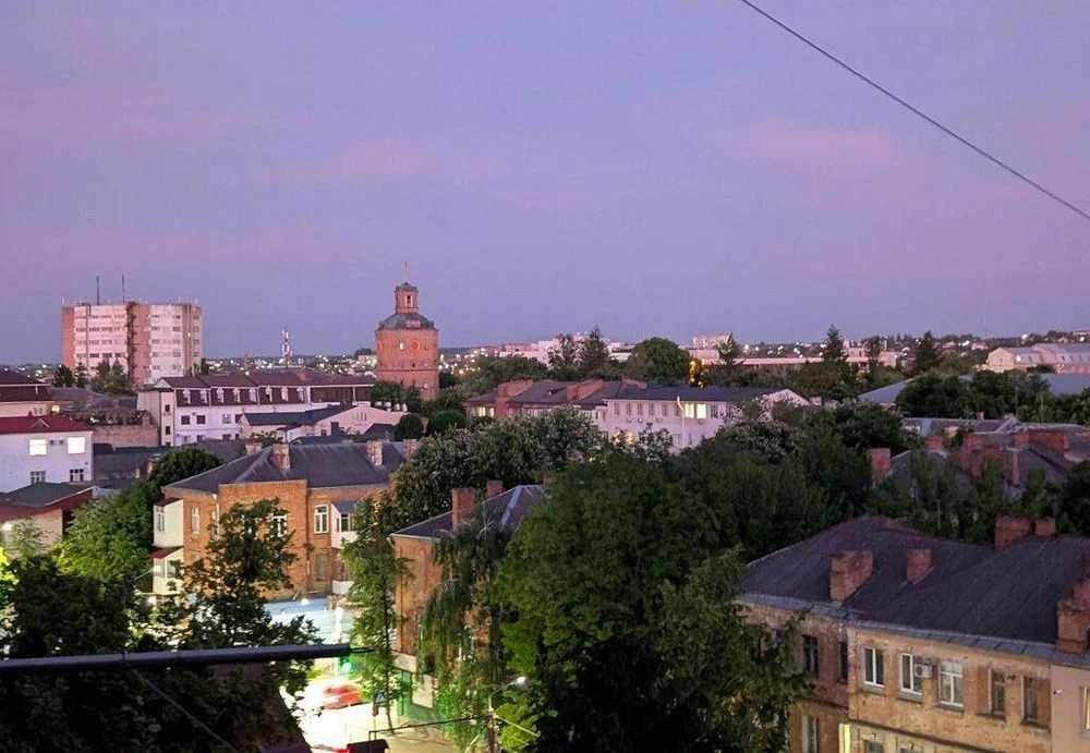 Стильна 2-кімнатна квартира з ремонтом в центрі міста, Кумба