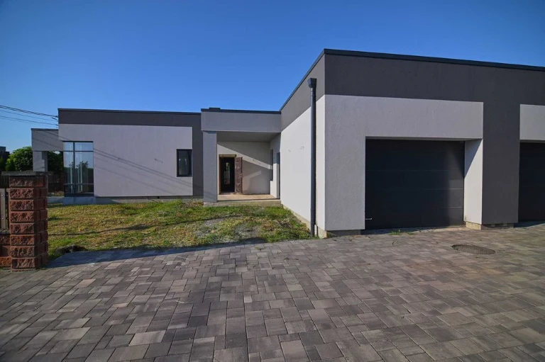 Одноповерховий Twin House з гаражем на Газовику! Без комісії
