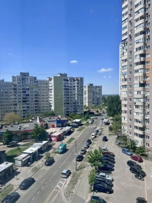 3-к, ЖК Троєщина Лаврухіна 6.