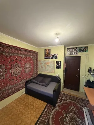Комната в пятикомнатной квартире по пр.  Добровольского.
