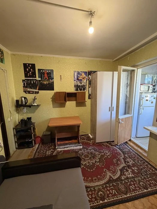 Комната в пятикомнатной квартире по пр.  Добровольского.