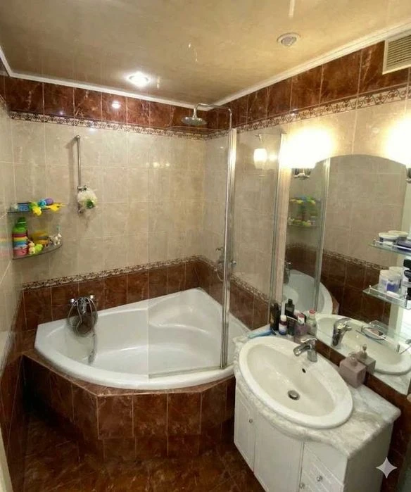 Продам 3 кімнатну квартиру Холодна Гора