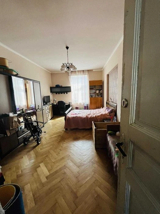 4 кімнатна квартира в центрі Львова, вулиця Академіка Кучера