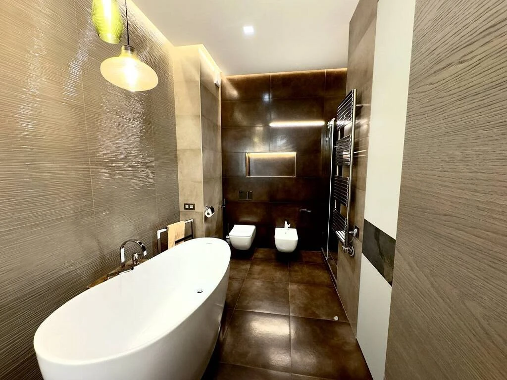 Без комісії. Продаж квартири 155 м. кв. з ремонтом в ЖК прем
