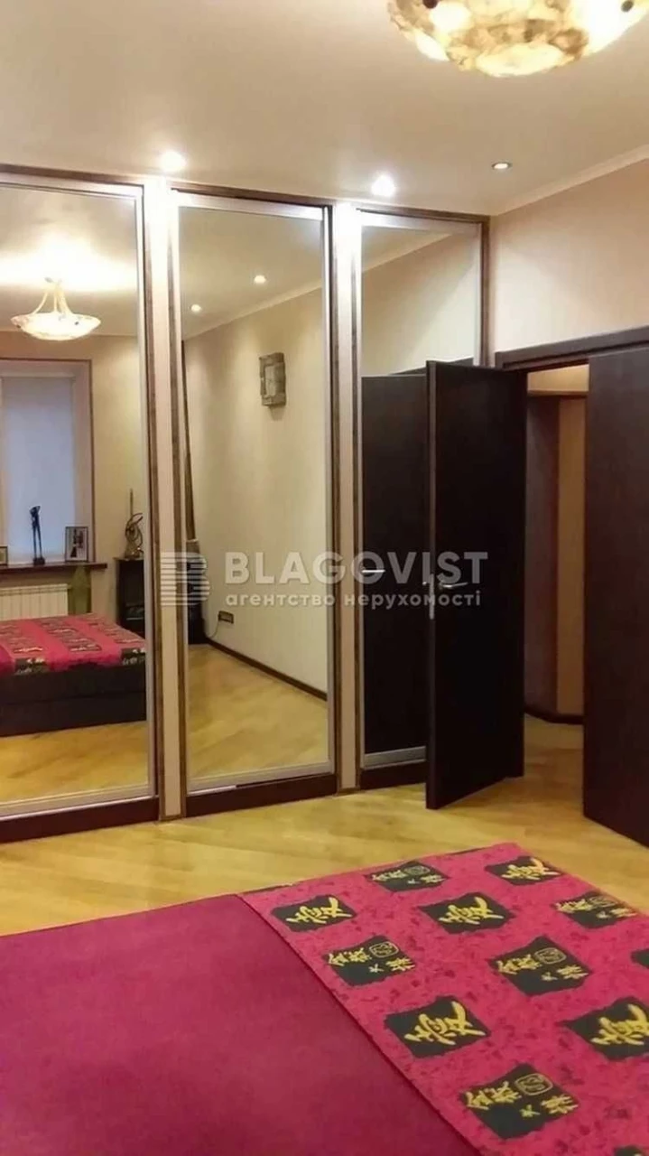 Продаж 3К Вишгородська 4 Сталінка ремонт меблі техніка
