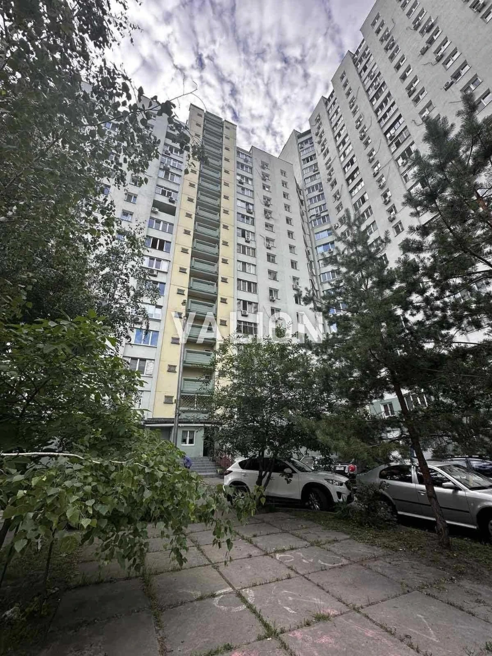 Продаж однокімнатної квартири по вул. Драгоманова 8б Дарниць