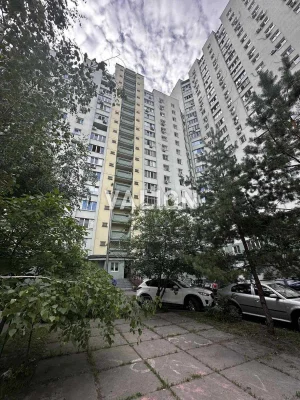 Продаж однокімнатної квартири по вул. Драгоманова 8б Дарниць