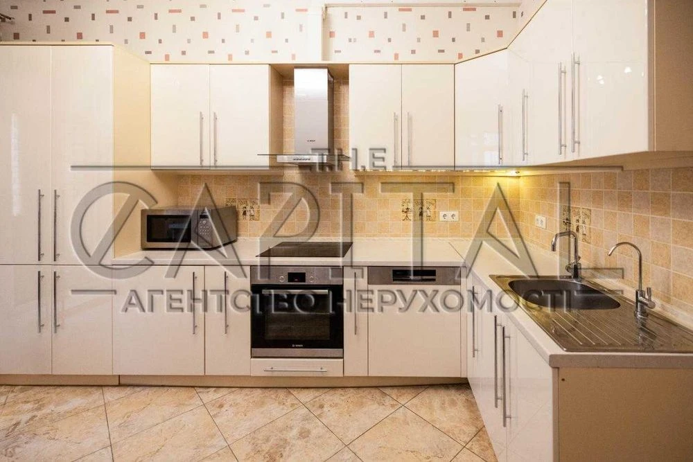 Продаж / 2-кімн. квартира / 85 m2 / вул. Коновальця Євгена,