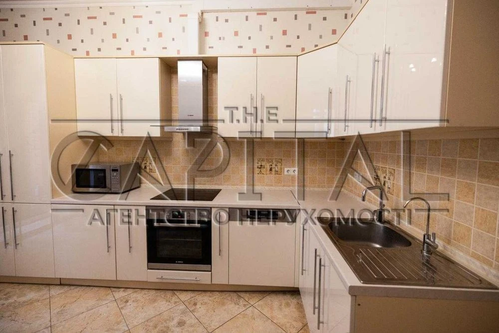 Продаж / 2-кімн. квартира / 85 m2 / вул. Коновальця Євгена,