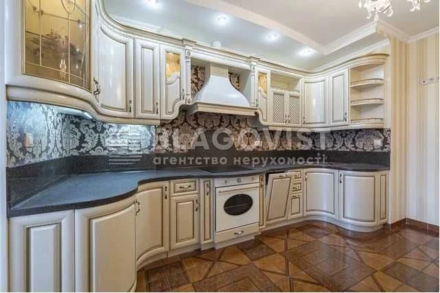 Продаж квартири  Вишукана 3 кімн 95м2 ЖК Вікторія пр.Бересте
