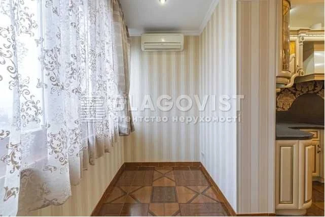 Продаж квартири  Вишукана 3 кімн 95м2 ЖК Вікторія пр.Бересте
