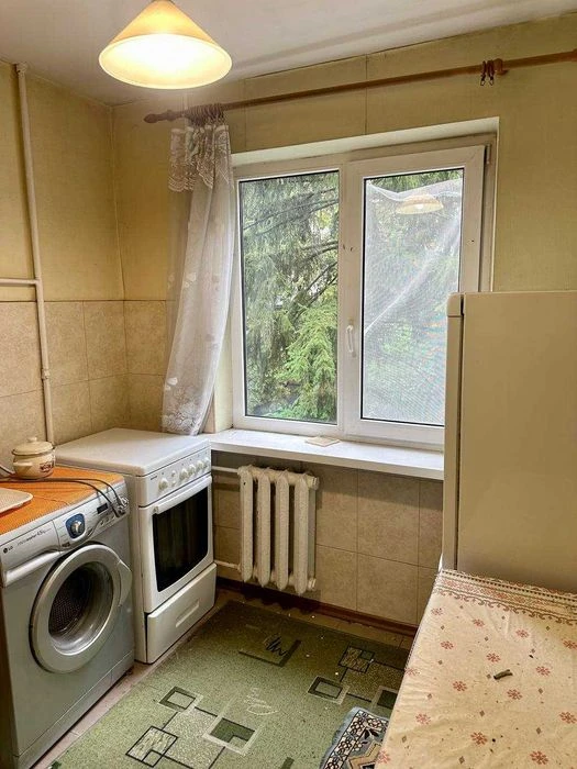 продаж квартири/ героїв Севастополя 16, 1 кімнатна