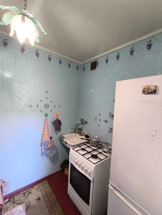 Двокімнатна квартира в доглянутій п'ятиповерхівці на Черемуш