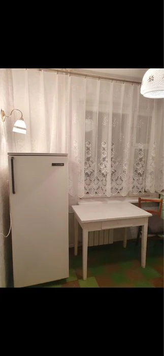 Продаж 1 кімнатноі квартири вул.Стародніпровська 4/9