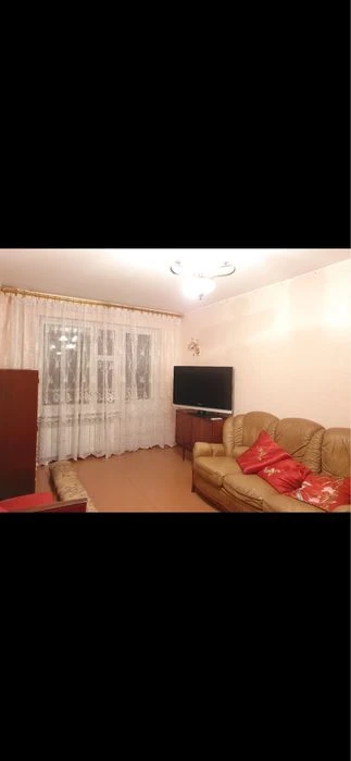 Продаж 1 кімнатноі квартири вул.Стародніпровська 4/9