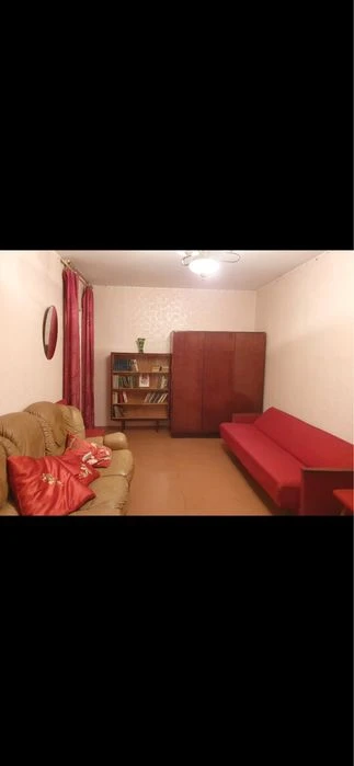 Продаж 1 кімнатноі квартири вул.Стародніпровська 4/9