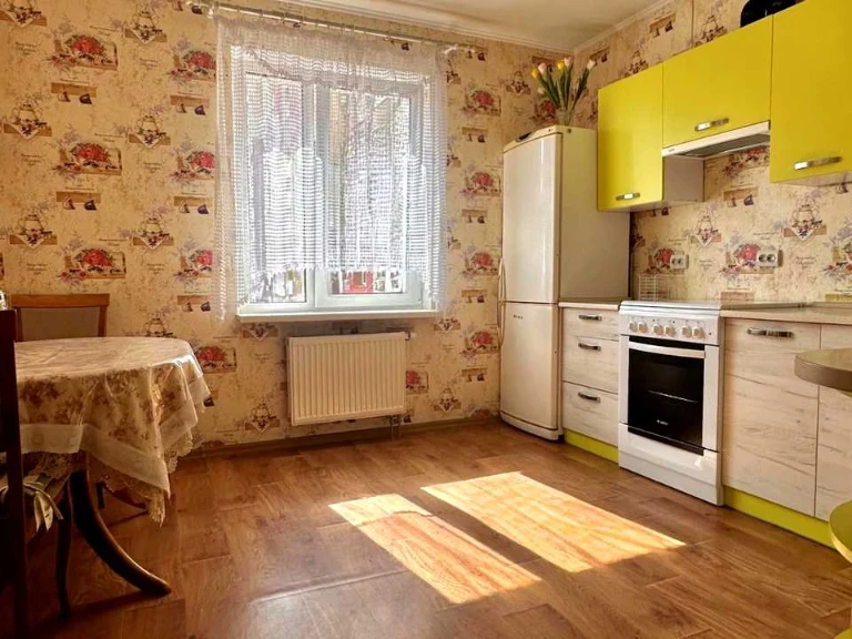 Квартира. Київ, Сергія Данченка вул.