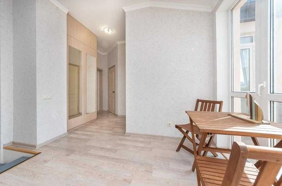 Продаж 3к.двоповерхової  квартири з терасою Метрологічна,109