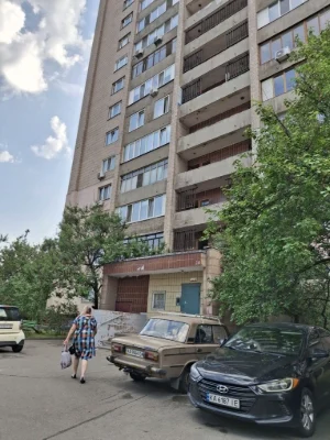 Продаж 1 кім. квартири на Сосницькій 10