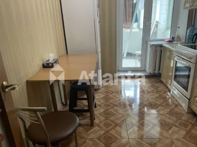 У продажу 1-но кімнатна квартира на Черемушках по вулиці Вар
